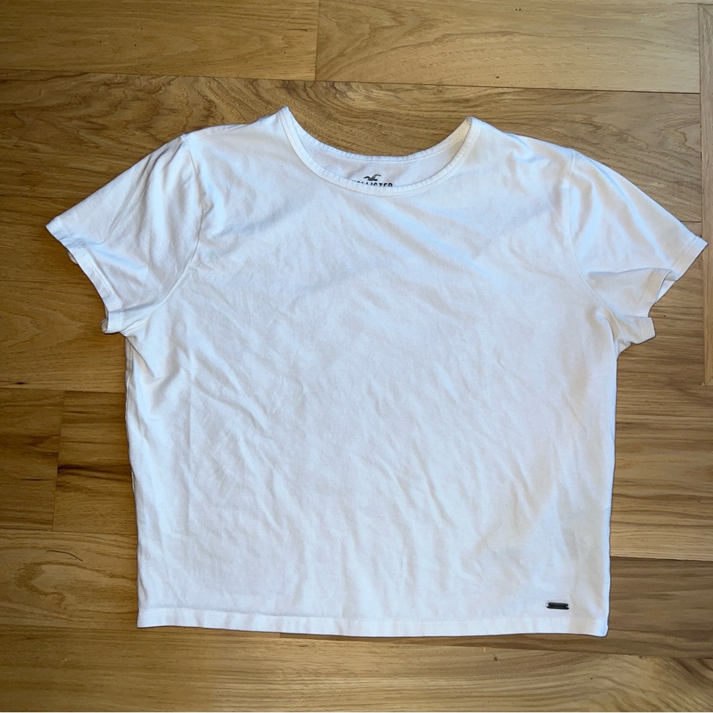 Hollister Must-Have Collection white baby tee size XL